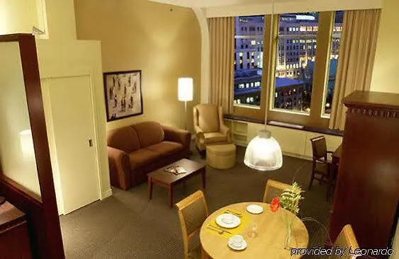 Le Square Phillips Hotel & Suites Montréal