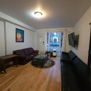 Homestay Full Kitchen - High Speed Internet - Beautiful Room, Montreal