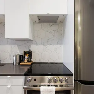  Appartement Blue Tropics In Little Italy With Kitchen By Den